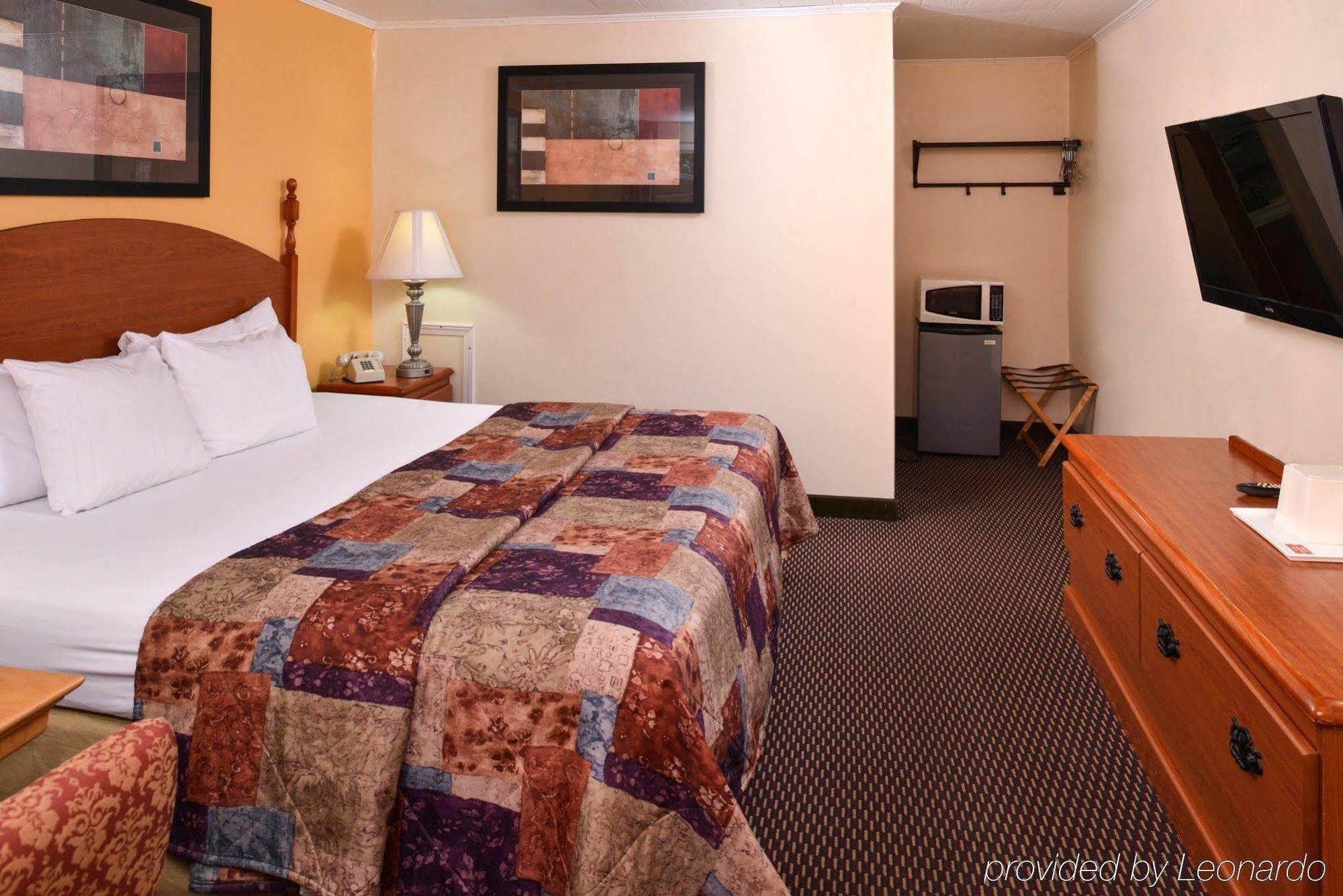 Red Carpet Inn Ronks Extérieur photo