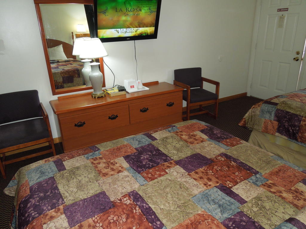 Red Carpet Inn Ronks Extérieur photo